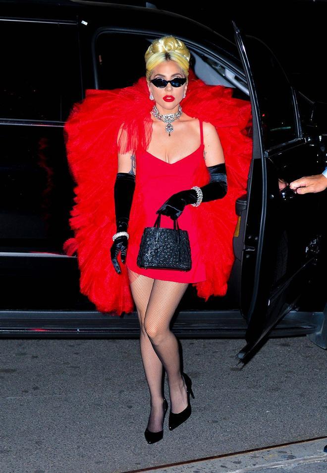 El look de Lady Gaga para una fiesta.