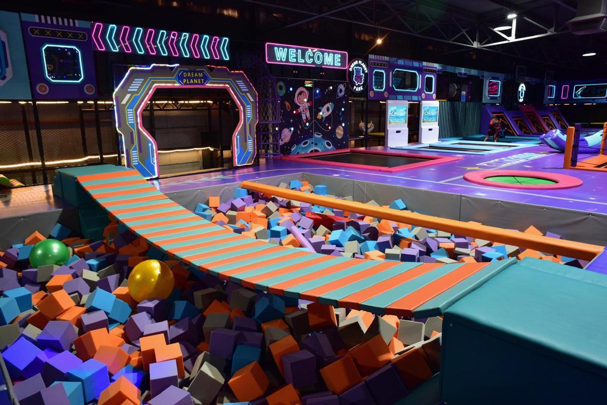 Fotogalería | Así es Dream Planet, el nuevo 'parque de atracciones' de Badajoz