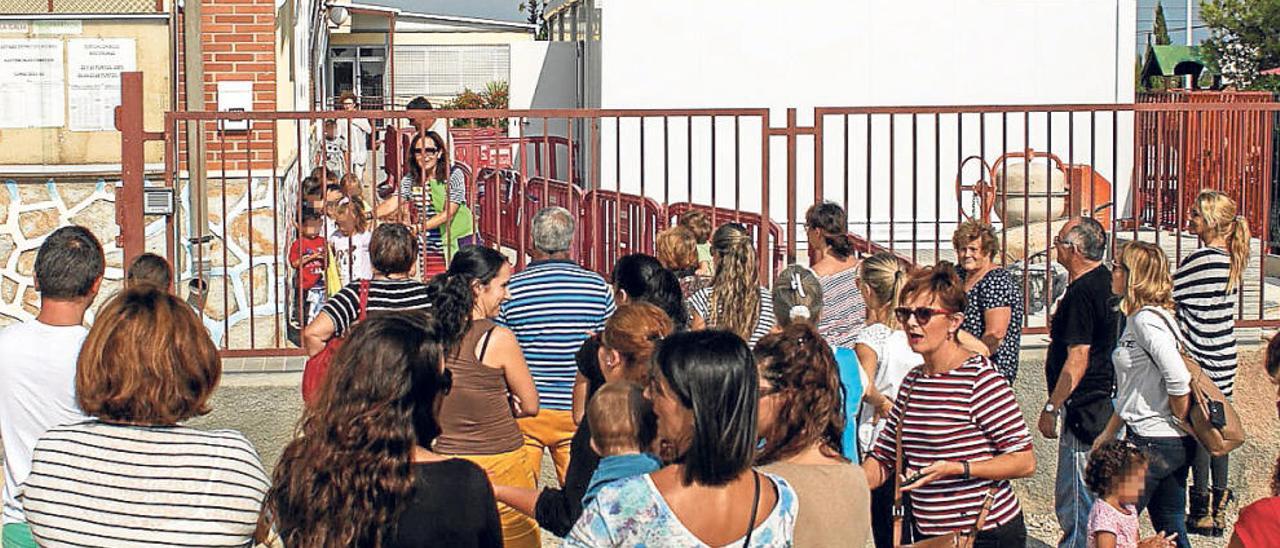 Educación instala  el barracón número 28 de Elche en el colegio de La Galia