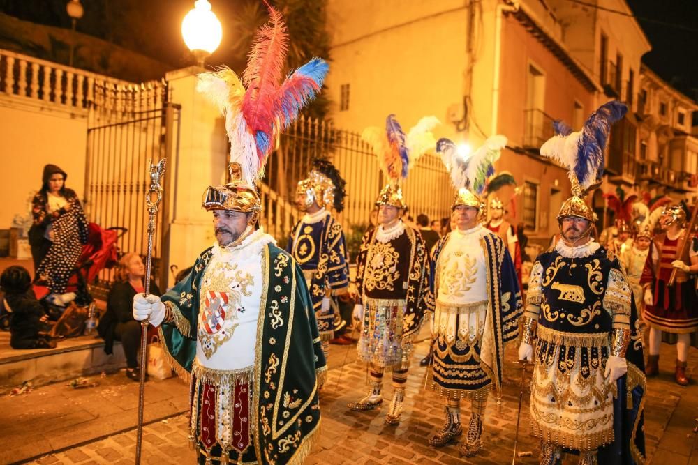 La procesión de la Cofradía de la Samaritana y El Prendimiento recorrieron las calles de Orihuela