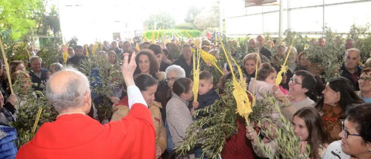 Las multitudinarias bendiciones de ramos quedan este año suspendidas debido a la pandemia.