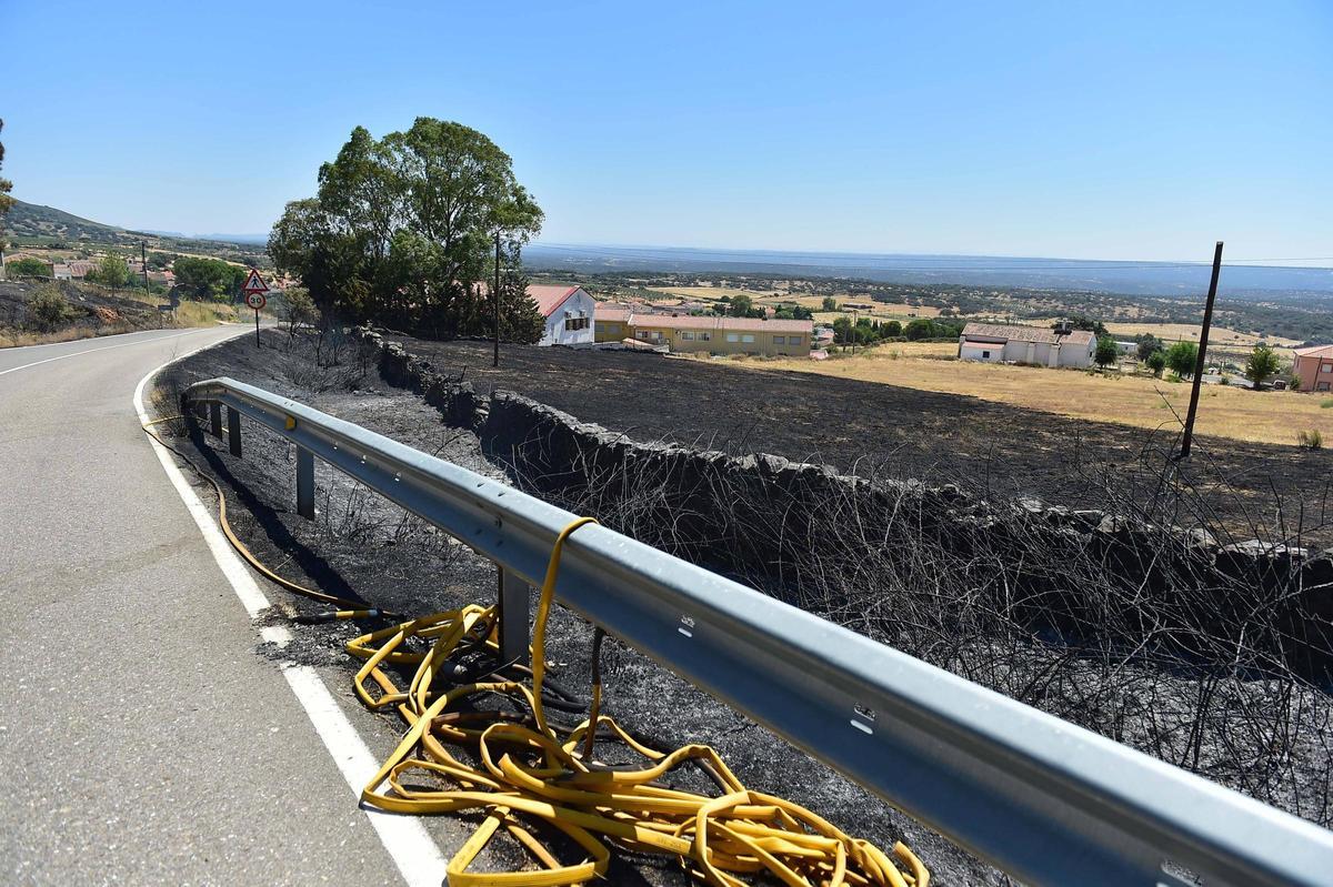 Fotogalería | Así ha quedado la zona de Casas de Millán tras el paso del incendio