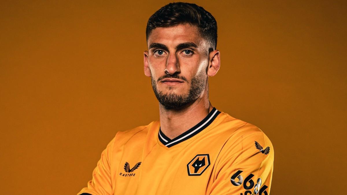 Santi Bueno, con los colores del Wolverhampton
