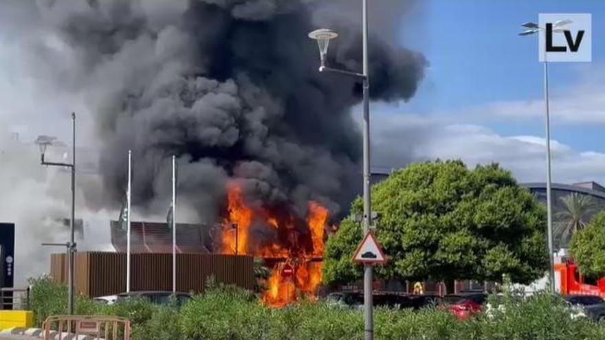 El fuego destruye un restaurante de fast food en Bonaire