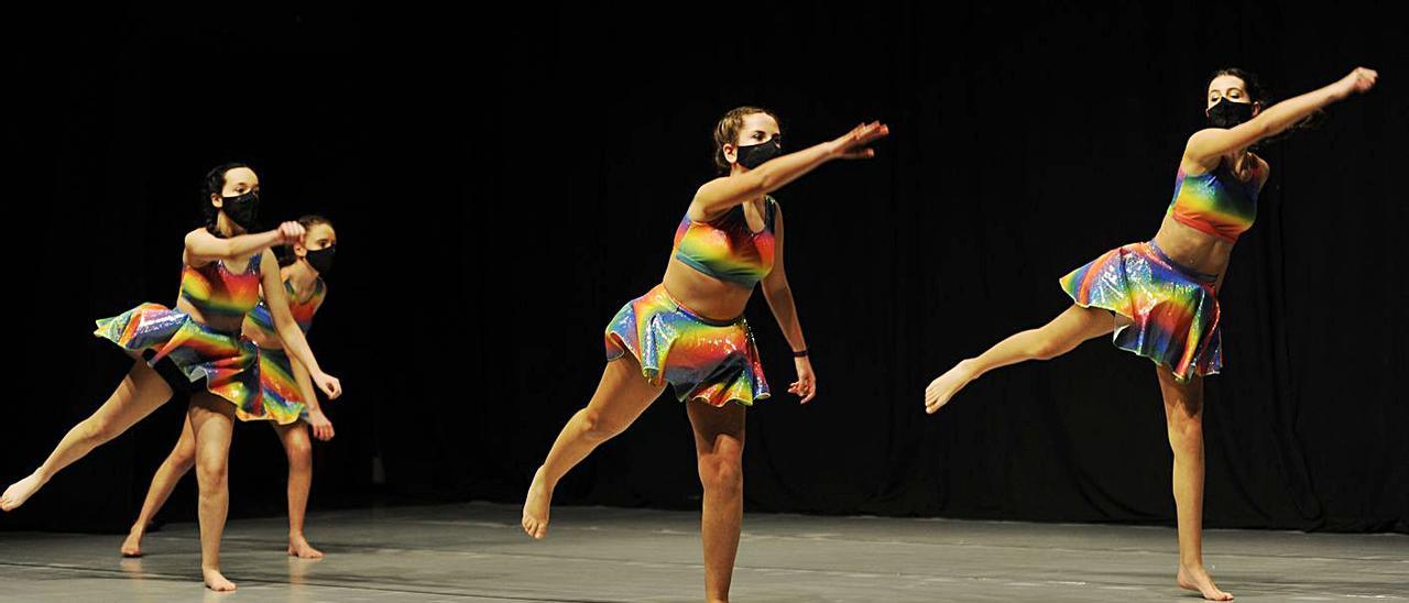 Festival de Scene Ballet celebrado ayer en el Salón Teatro de Lalín.   | // BERNABÉ/JAVIER LALÍN