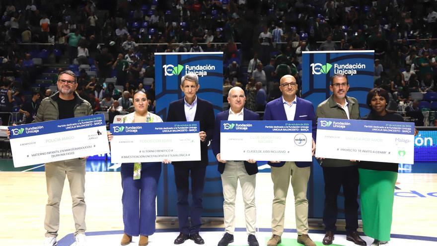 Fundación Unicaja entrega cheques solidarios a cuatro asociaciones