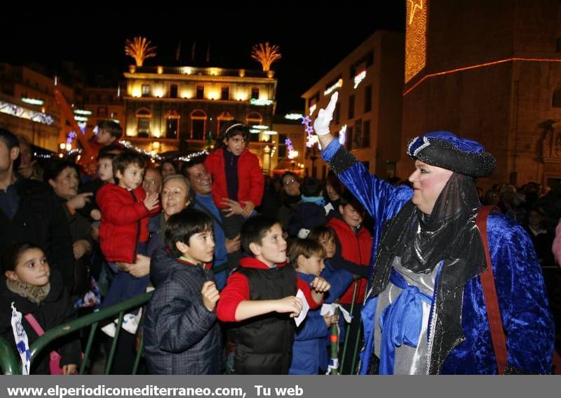 GALERIA DE IMÁGENES - Miles de niños disfrutan de la gran fiesta del Cartero Real
