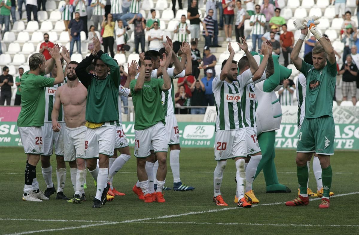 FOTOGALERÍA / Victoria vital del Córdoba frente al Almería