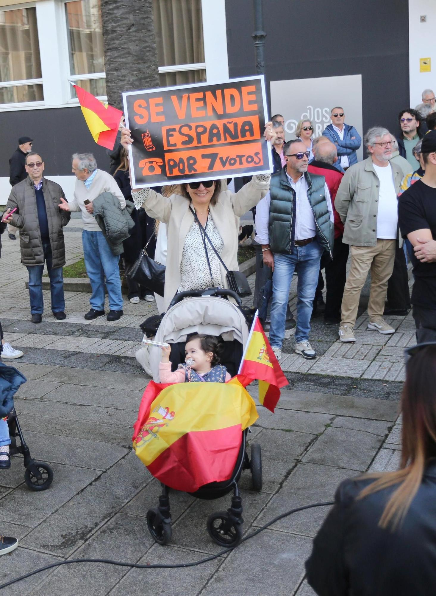 Miles de personas protestan en A Coruña contra la amnistía