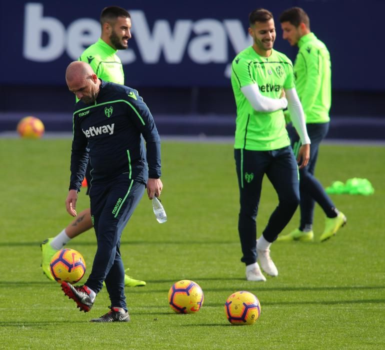 Gran ambiente en el entrenamiento del Levante UD