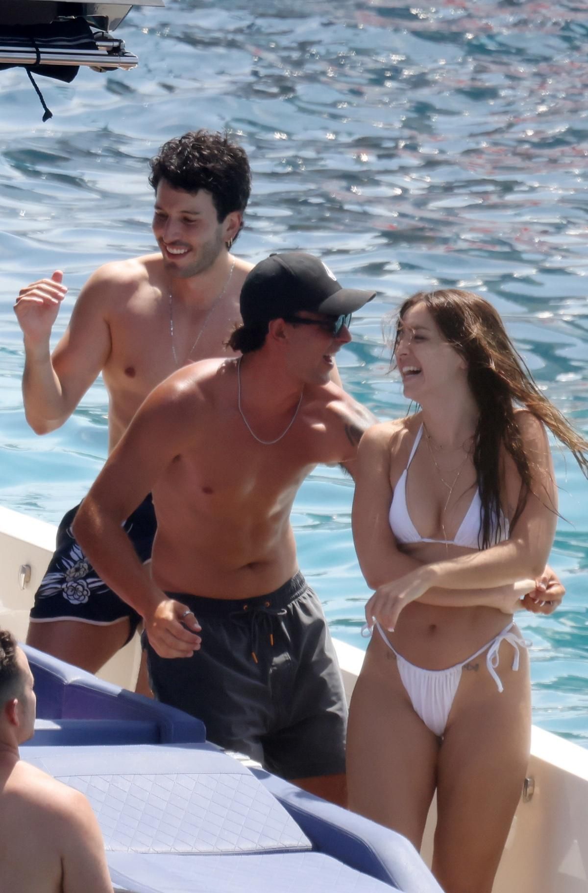 Sebastian Yatra y Lola Indigo de vacaciones en Ibiza