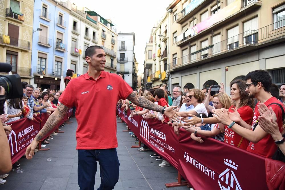 Celebració de l'ICL Manresa a la plaça Major