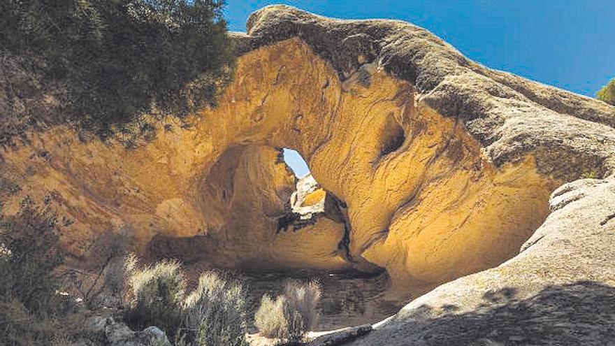 Yecla bajo las estrellas en el Monte Arabí