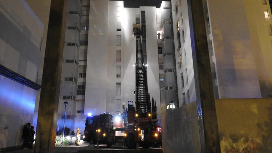 Incendio en un edificio de la calle Montevideo de Palma