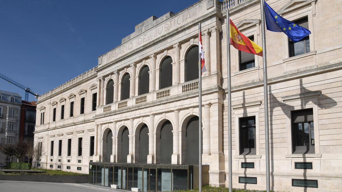 Fachada del Tribunal Superior de Justicia de Castilla y León.