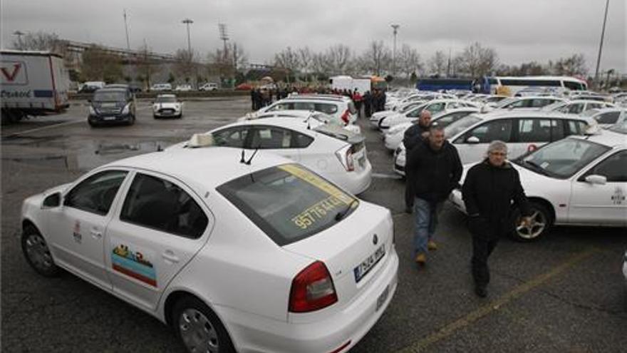 Doscientos taxistas de Córdoba se suman mañana a la protesta de Madrid