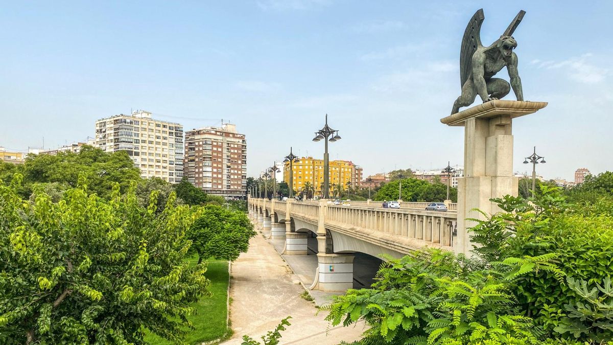 Un paseo por el Jardín del Turia: el parque situado en el antiguo cauce del río en Valencia que es un acierto tengas la edad que tengas