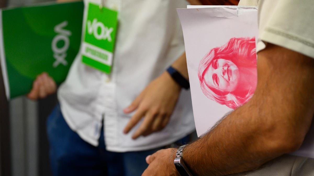 Apoderados de Vox y Sumar en las elecciones del 23J