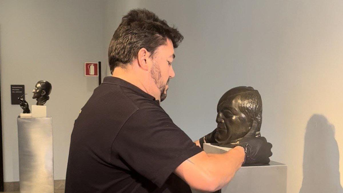 'Máscara de Picasso', de Pablo Gargallo, sale del museo zaragozano.