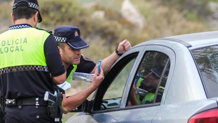 Imagen de archivo de un control policial de drogas.