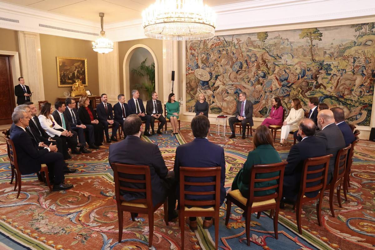 Bellido asiste a la audiencia ofrecida por el rey Felipe VI con motivo del 40 aniversario de la FEMP.