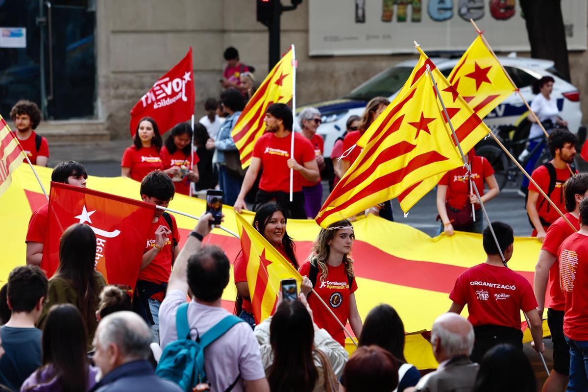 La manifestación del 25 d'Abril en València, en imágenes La manifestación del 25 d'Abril en València, en imágenes