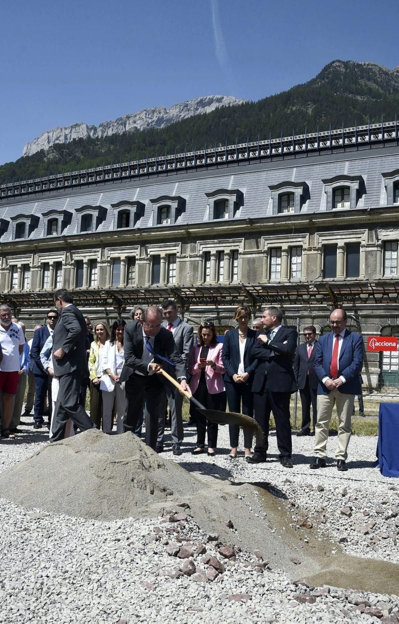 Reapertura de la línea ferroviaria internacional de Canfranc