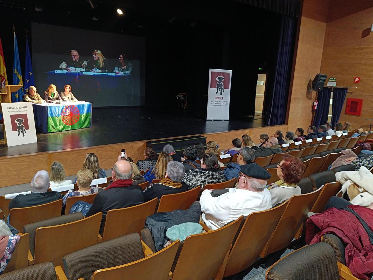 Un momento del acto de entrega de la pasada edición de los Premios Yumper.