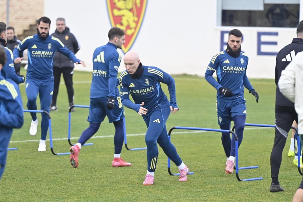 EN IMÁGENES | El Real Zaragoza vuelve a los entrenamientos tras el parón por Navidad EN IMÁGENES | El Real Zaragoza vuelve a los entrenamientos tras el parón por Navidad