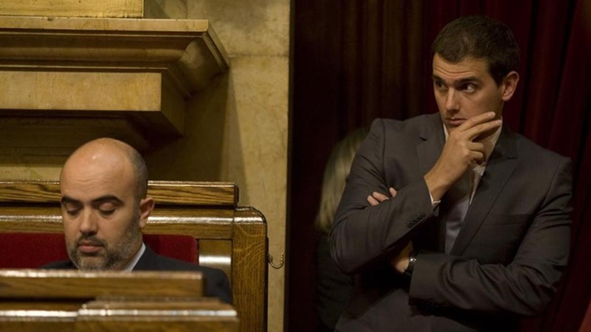 Daniel Sirera, entonces líder del PPC, y Albert Rivera, en el Parlament en el 2010.