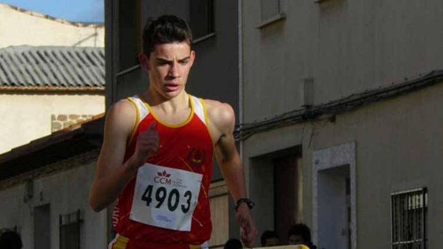 El extremeño Álvaro Martín, plata, bate el récord júnior de 10 kilómetros marcha