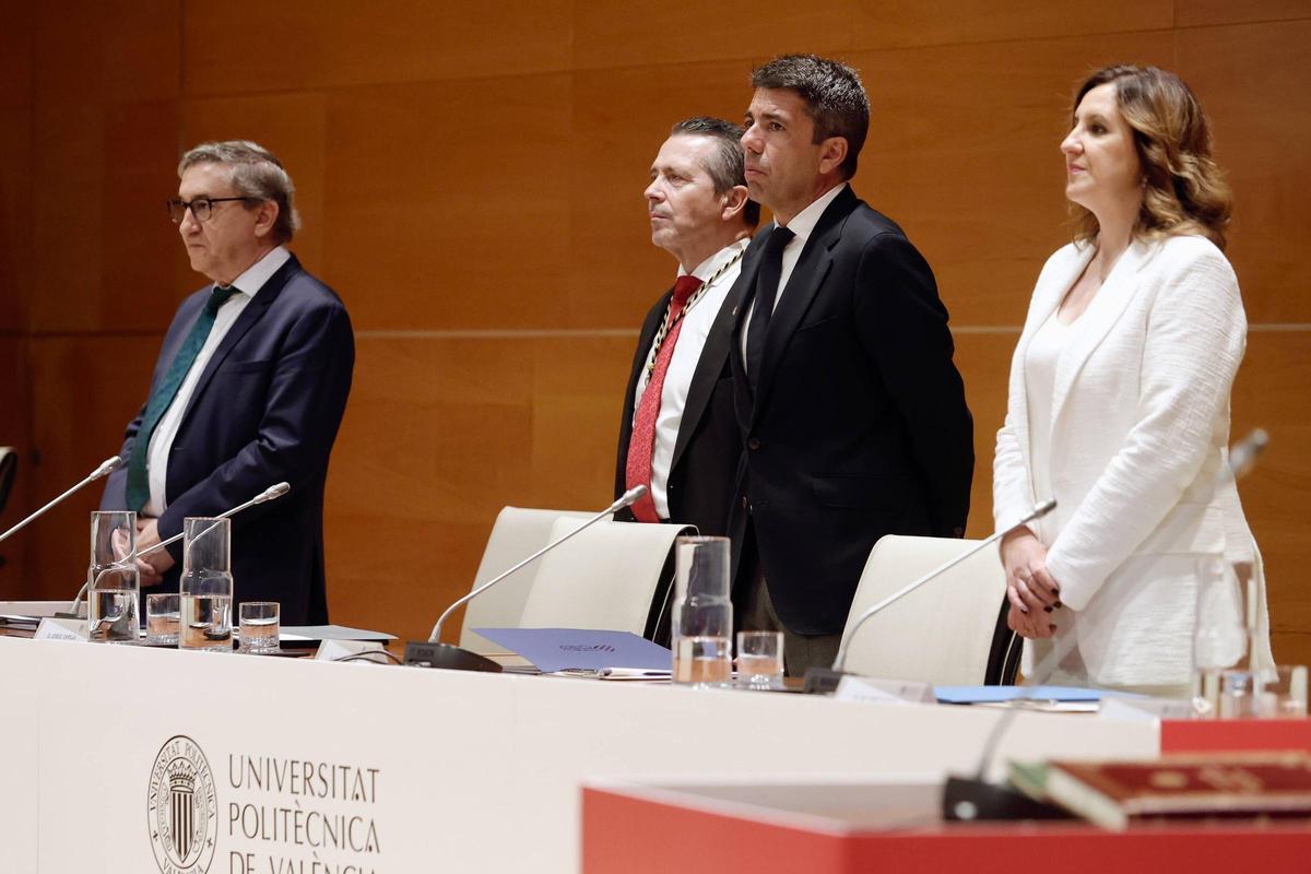 El conseller Rovira, el rector Capilla, el presidente Mazón y la alcaldesa Catalá durante un momento del acto.
