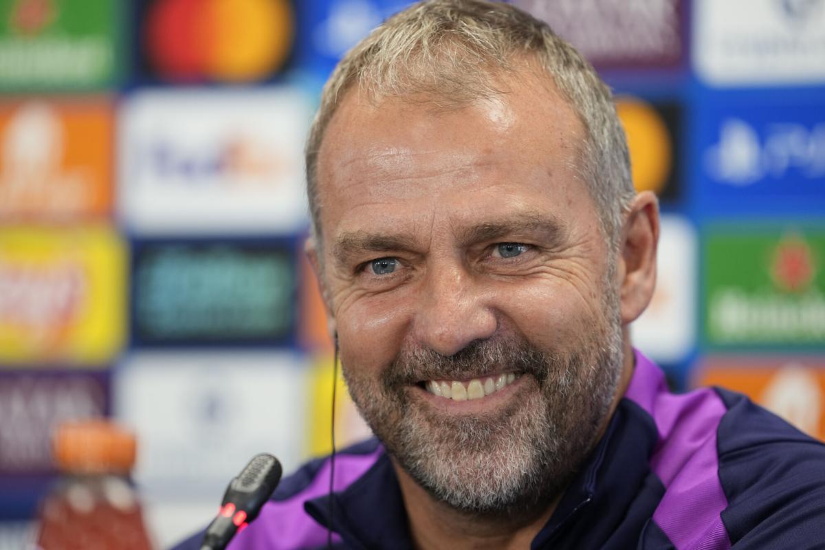 Hansi Flick, en la rueda posterior al último entrenamiento previo al Barça-Olympiacos de la Champions de esta tarde.