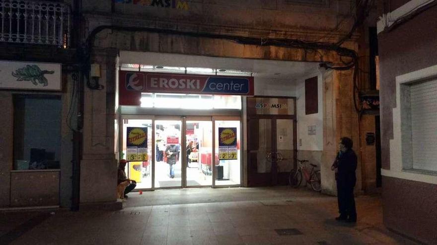 Actual supermercado de Eroski en Cangas. // Santos Álvarez