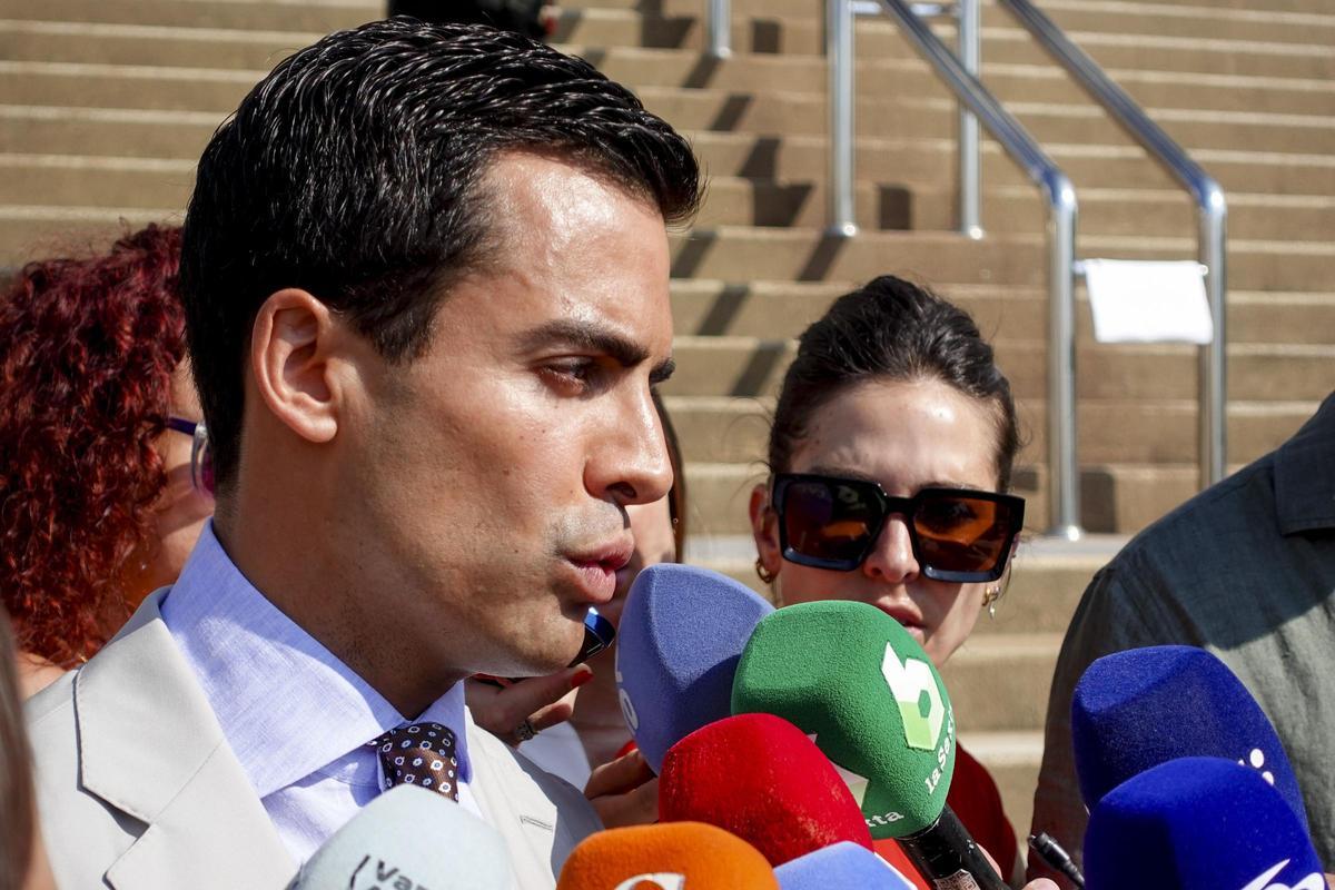 El abogado de la acusación Juan Gonzalo Ospina en el tribunal de Samui.