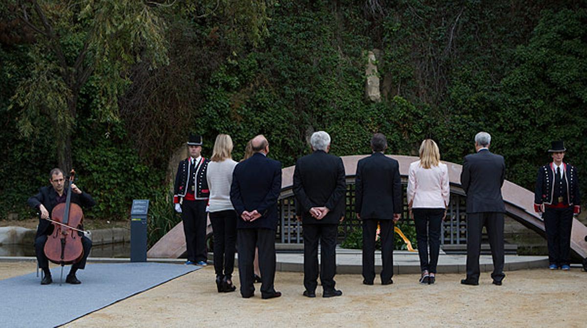 Homenatge a Lluís Companys al cementiri de Montjuïc quan es compleixen 73 anys del seu afusellament.