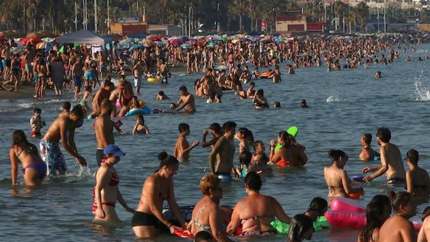 El verano se ha despedido con altas temperaturas que han animado a muchos turistas a aprovechar los últimos días de playa.