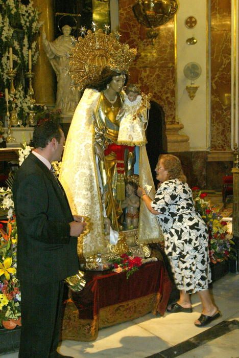 Retrospectiva de los primeros Besamanos a la Virgen de los Desamparados