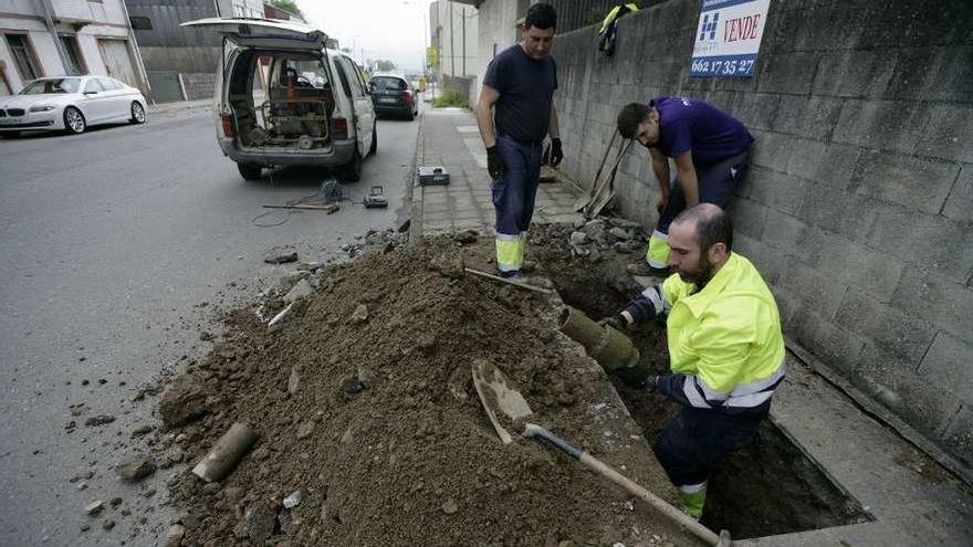 Operarios municipales lograron reponer el servicio en varias horas. // Bernabé/Cris M.V.