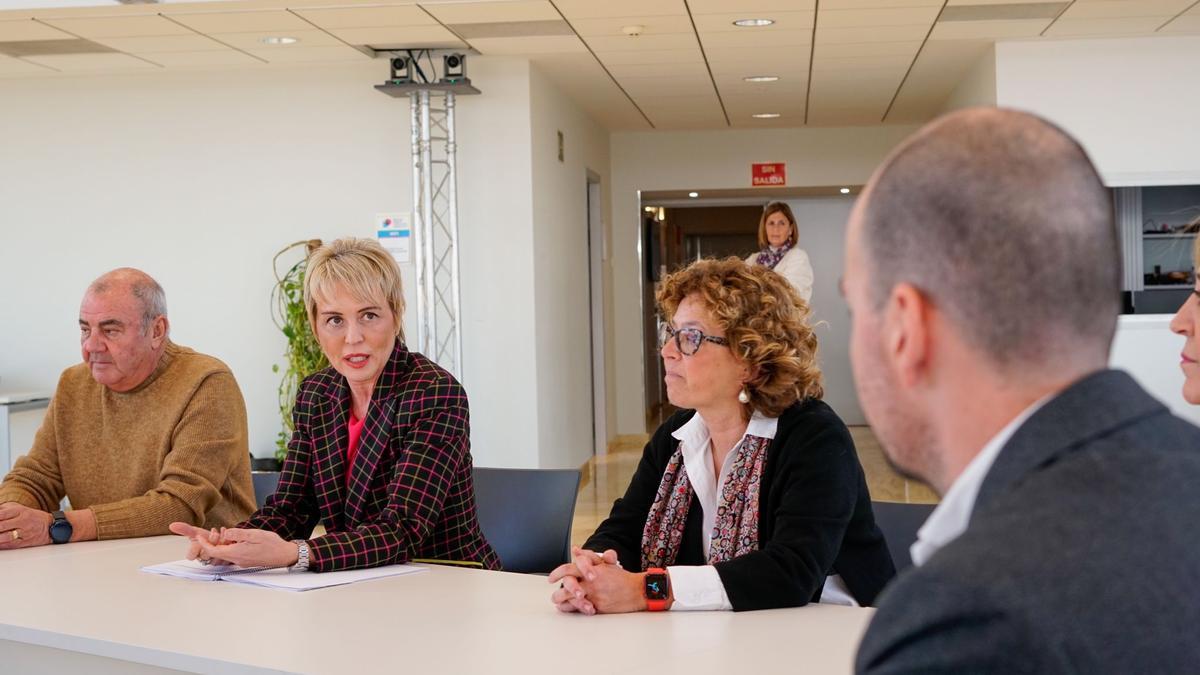 La secretaria de Estado Carme Artigas y la consellera de Innovación, Josefina Bueno, en Alicante Distrito Digital