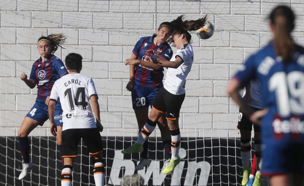 Las imágenes del derbi Valencia - Levante femenino