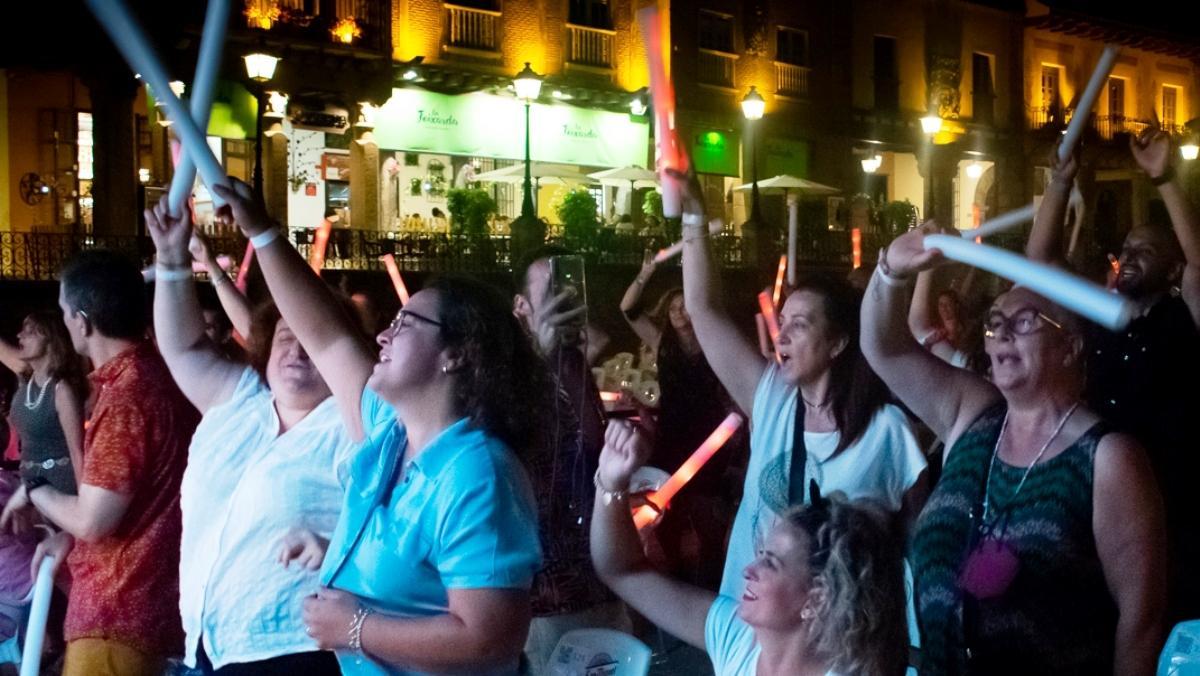 El público será quien, con su voto, decide quién es el ganador de la noche.