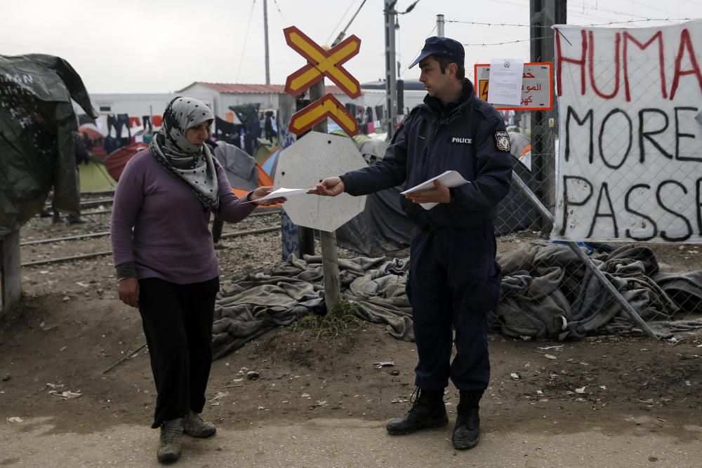 El ministro del Interior griego, Panagiotis Kurumplís, ha dicho que se puede comparar Idomeni "con el campo de concentración nazi de Dachau".