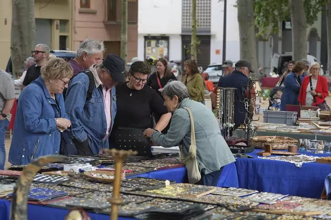 Les imatges de la Fira Mercat al Carrer de la Bisbal d'Empordà
