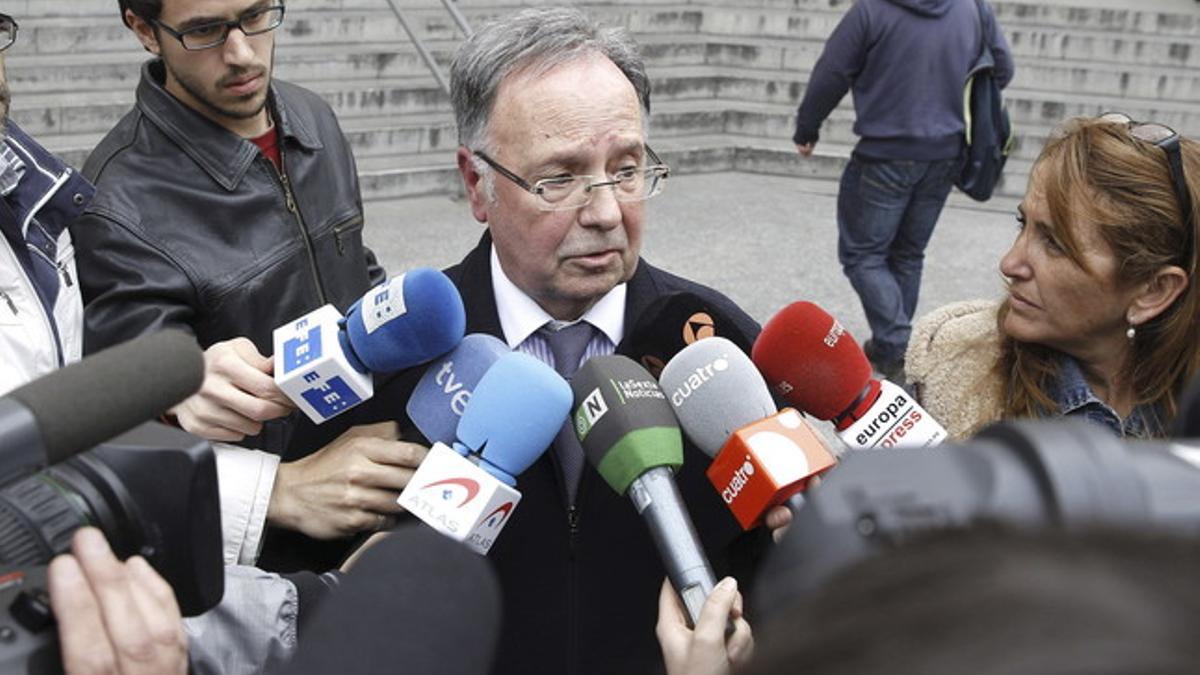 El secretario general de Manos Limpias, Miguel Bernad, el pasado 16 de mayo, tras salir de los juzgados de Madrid.