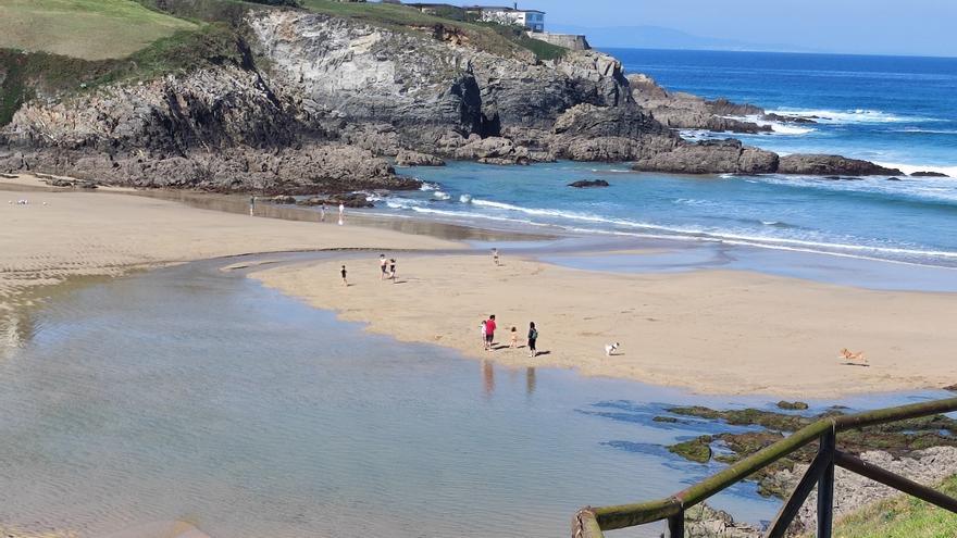 Qué ver y dónde hospedarse en la zona costera de Navia: cuna del surf en España