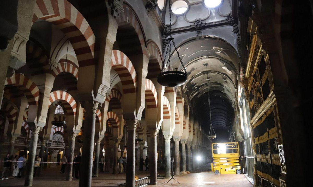 El fantasma de Notre-Dame sobrevola Andalusia El fantasma de Notre-Dame sobrevola Andalusia