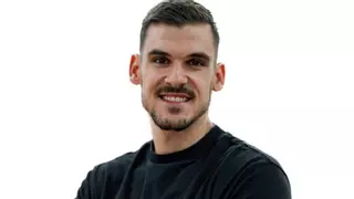 El dietista murciano Sergio Frutos: "Para llegar con menos grasa al verano el truco es usar palillos chinos"