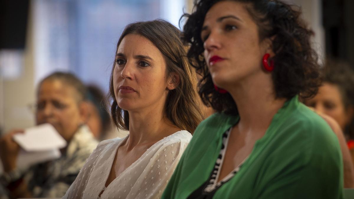 La ministra de Igualdad, Irene Montero, junto a la directora del Instituto Mujer