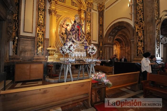 Ofrenda floral a la Virgen de las candidatas a Reina de la Huerta